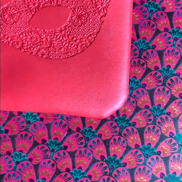 IPSY | Red Mask Bag - Picture 4 of 6